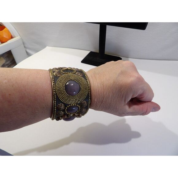 Brass purple beaded wide bangle bracelet, 8" length, missing stone - Picture 6 of 11